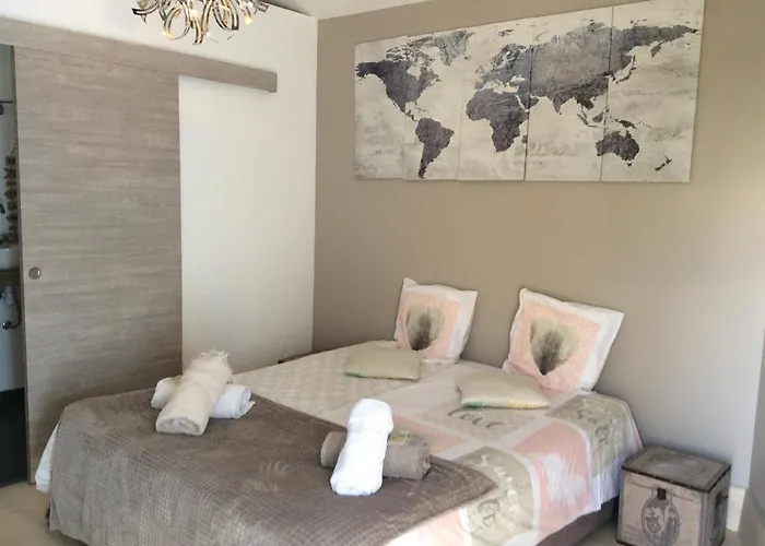 Couette-café A Tigliola 3*